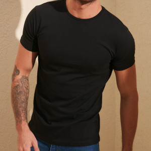 Siyah Erkek Basic Pamuklu Bisiklet Yaka Slim Fit T-shirt F51624