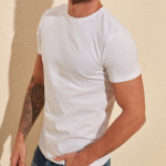 Beyaz Erkek Basic Pamuklu Bisiklet Yaka Slim Fit T-shirt F51624